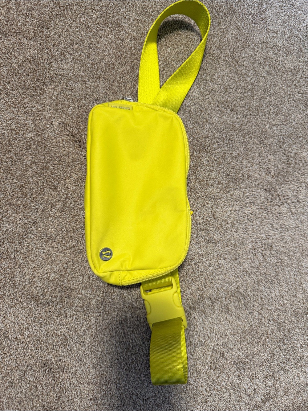 Lululemon Everywhere belt bag
